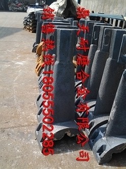 南方路機2000D1攪拌配件生產(chǎn)廠(chǎng)家，特高鉻葉片、口襯板、攪拌臂廠(chǎng)